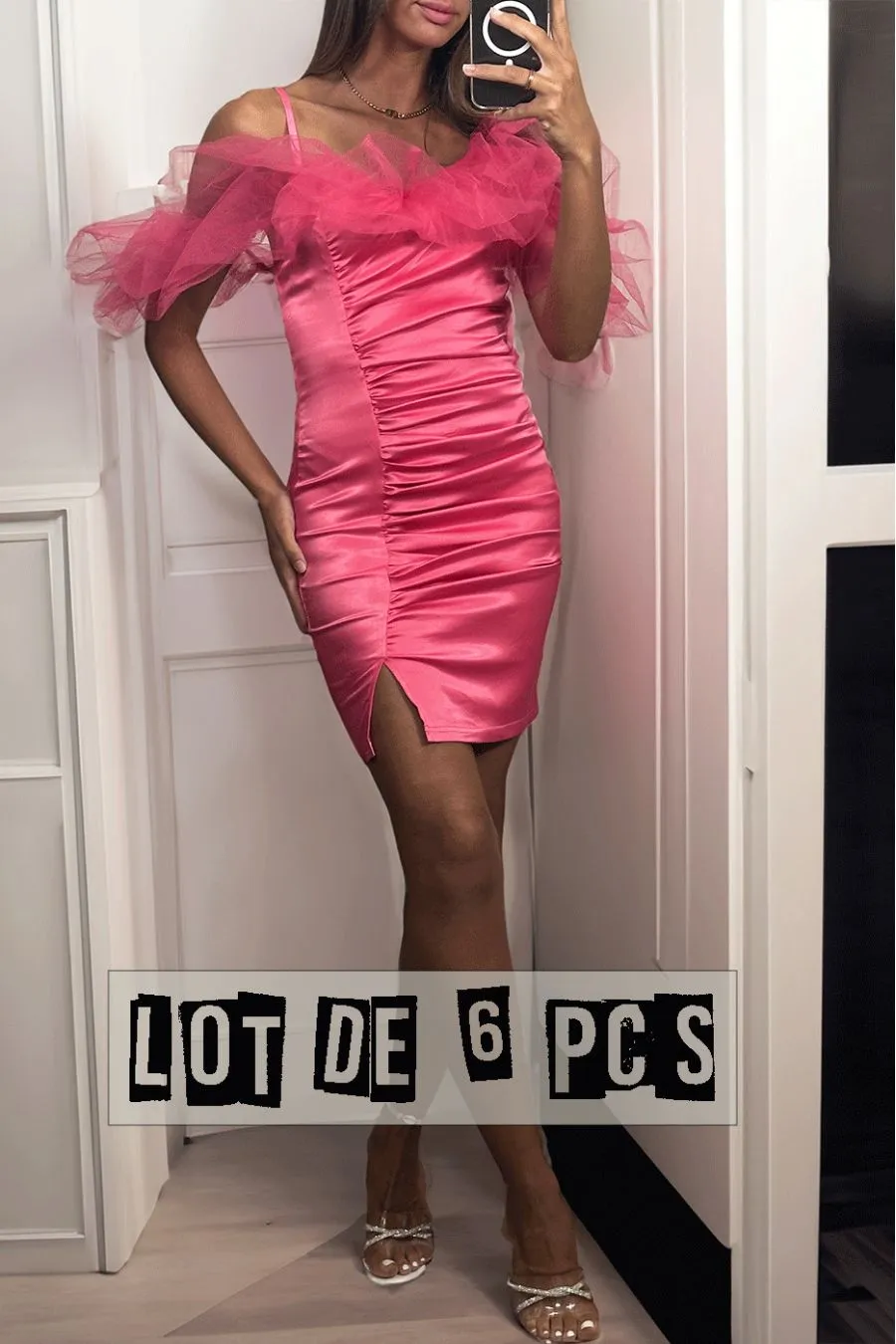 Lot de 6 Pcs Sublime robe satiné fuchsia avec tulle tombant aux épaules