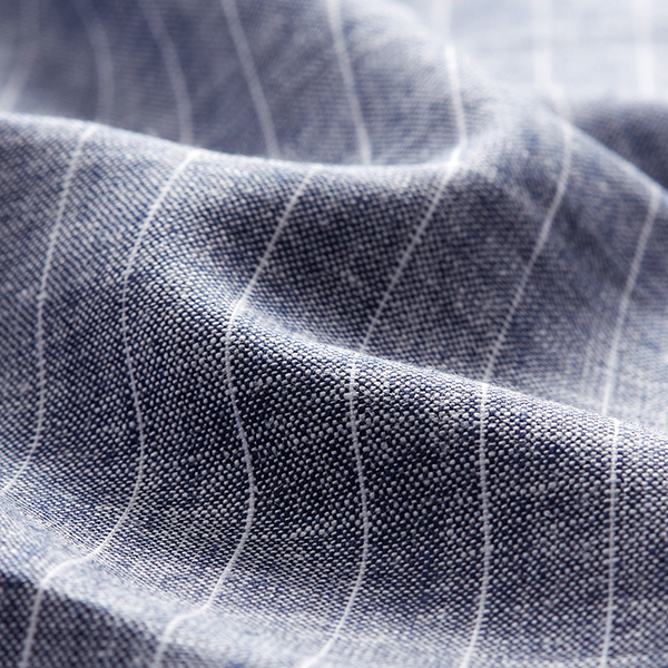 Mélange lin viscose à fines rayures – bleu marine