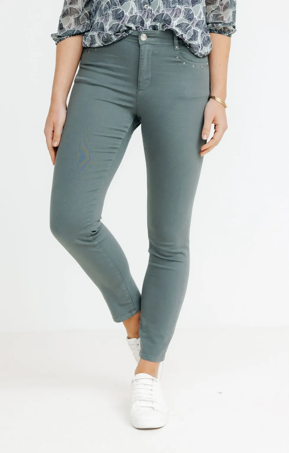 Pantalon 7/8 détails strass - 40,56 €