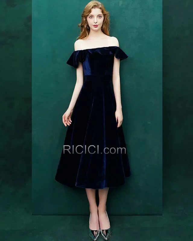 Simple Bleu Marine À Volants Évasée Mi Longue Robe Cocktail Epaule Dénudée Dos Nu Velours Belle
